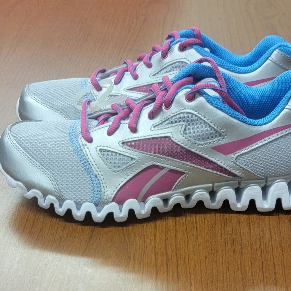 Reebok youth shoes